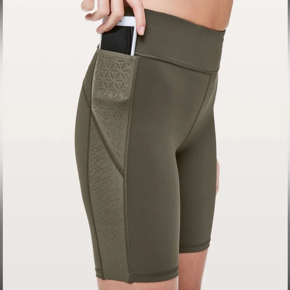 lululemon athletica Strength & Sweat 8” Olive Bike Shorts NWOT 6